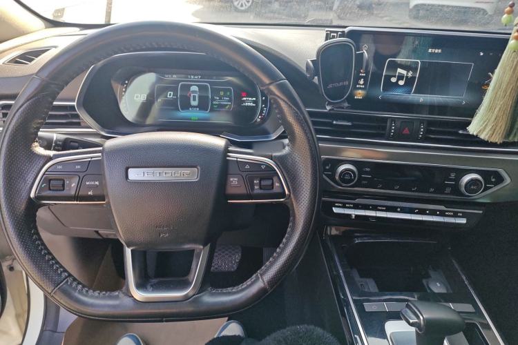 Used JETOUR X70S 2019 1.5T DCT Tundra Edition 5 Seats Center Console