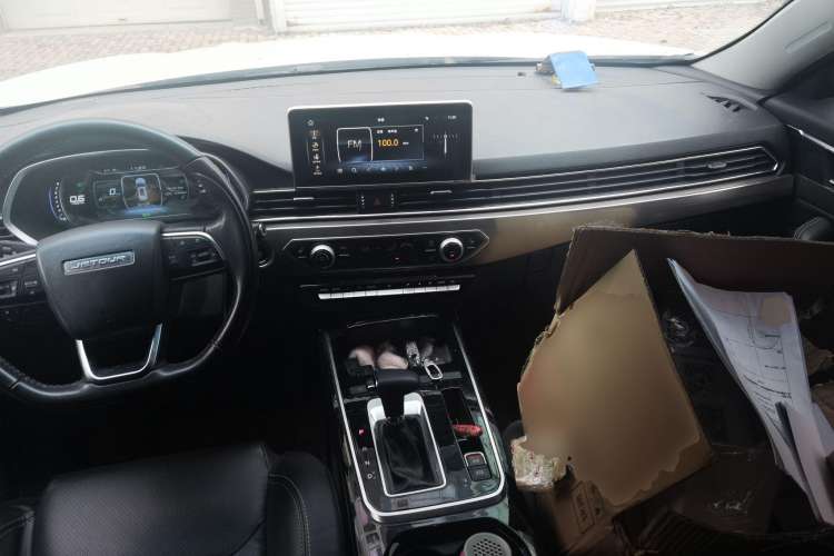 Used JETOUR X70S 2019 1.5T DCT Zongtu Edition 5 Seats Center Console