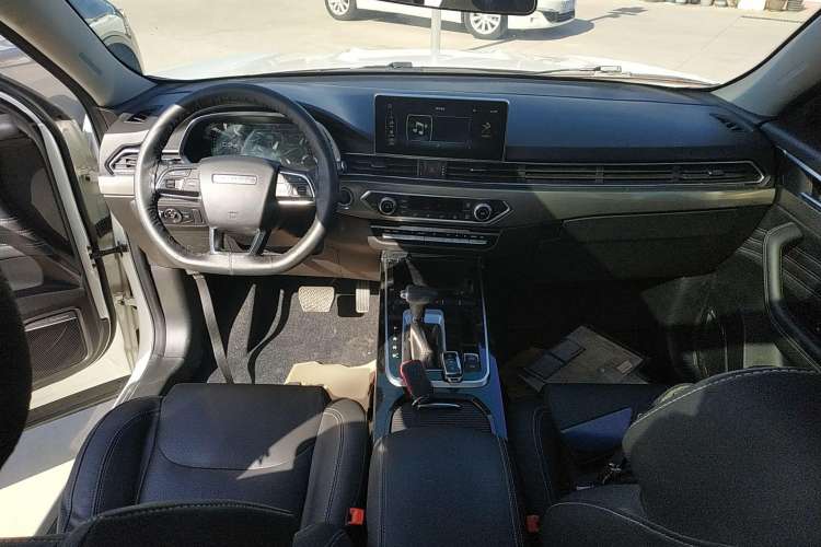 Used JETOUR X70S 2019 1.5T DCT Explore Edition 5 Seats Center Console