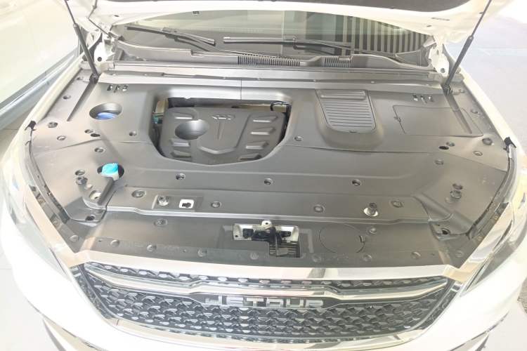 Used JETOUR X70S 2019 1.5T Manual Explore Edition China V Standard Engine Bay