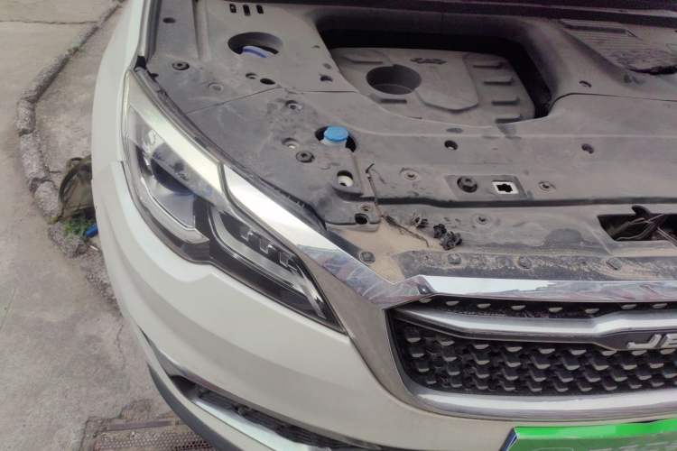 Used JETOUR X70S 2019 1.5T Automatic Explore Edition China V Standard Engine Bay Right