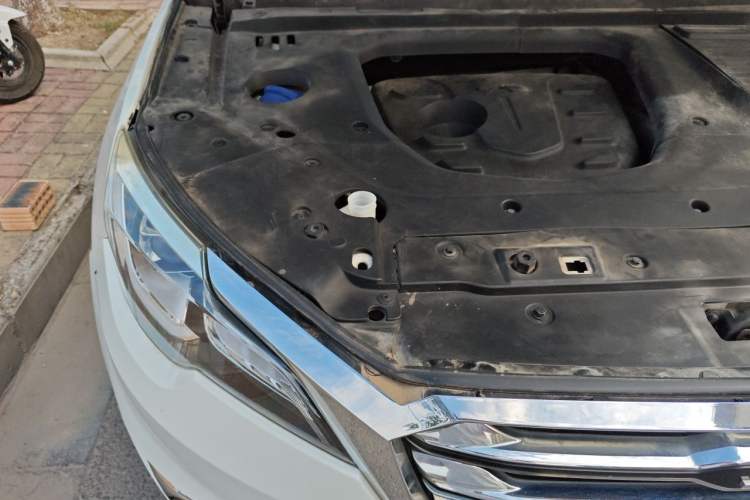 Used JETOUR X70S 2019 1.5T Manual ZHENG TU Version China V Standard Engine Bay Right