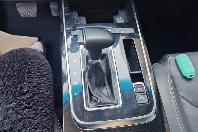 Used JETOUR X70S 2019 1.5T DCT Tundra Edition 5 Seats Gear Lever
