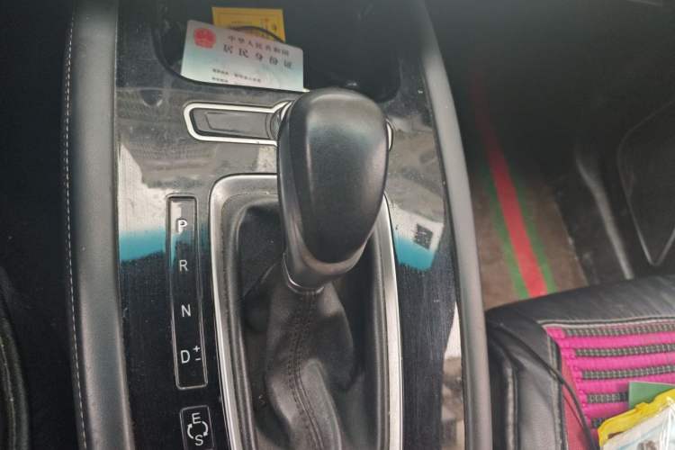 Used JETOUR X70S 2019 1.5T DCT LeTu Edition 5-seater Gear Lever