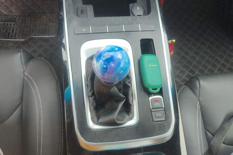Used JETOUR X70S 2019 1.5T Manual Explore Edition China V Standard Gear Lever