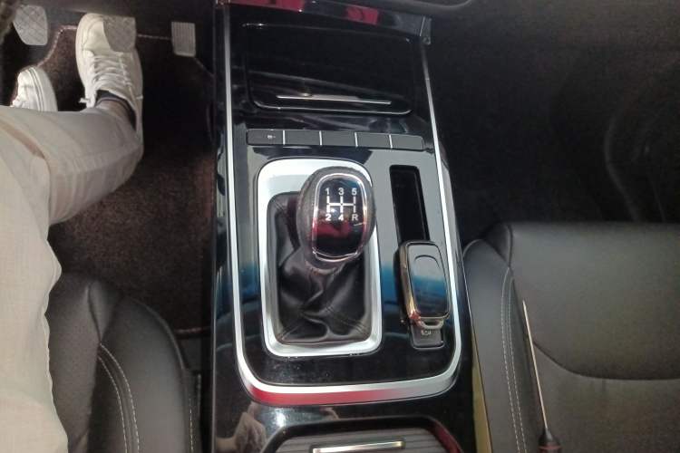 Used JETOUR X70S 2019 1.5T Manual Explore Edition China V Standard Gear Lever