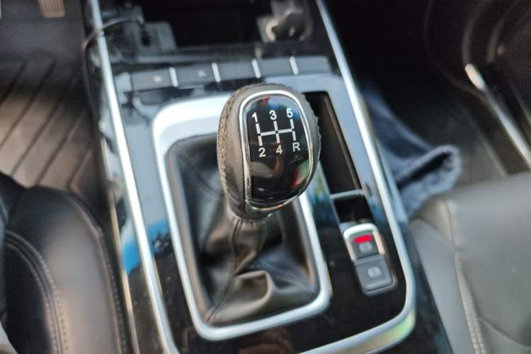 Used JETOUR X70S 2019 1.5T Manual ZHENG TU Version China V Standard Gear Lever
