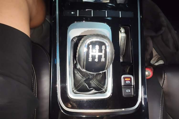 Used JETOUR X70S 2019 1.5T Manual Explore Edition China V Standard Gear Lever
