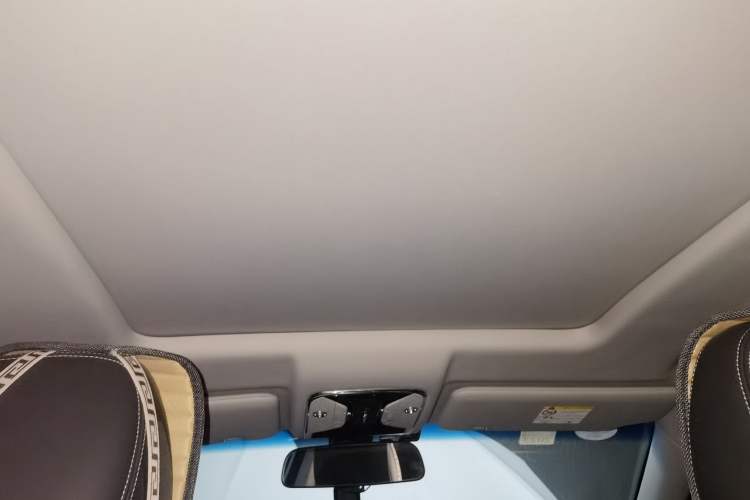 Used JETOUR X70S 2019 1.5T DCT Explore Edition 7-Seater Headliner