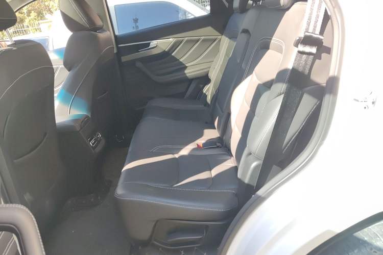 Used JETOUR X70S 2019 1.5T Manual Explore Edition China V Standard Interior 1