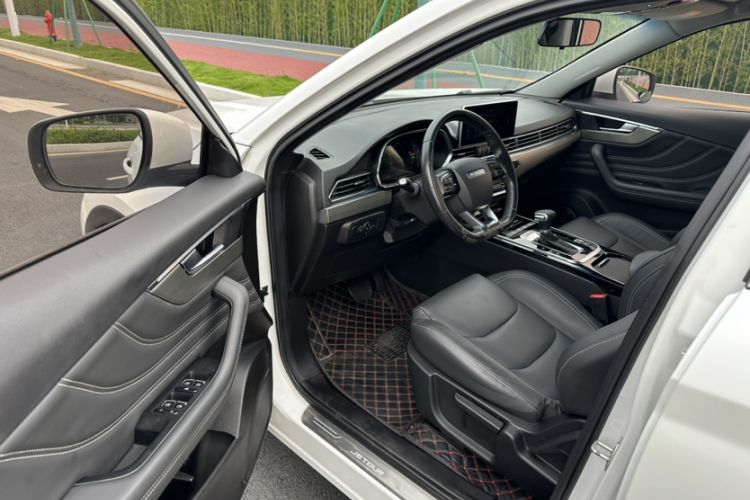 Used JETOUR X70S 2019 1.5T DCT Explore Edition 6 Seats Interior 2