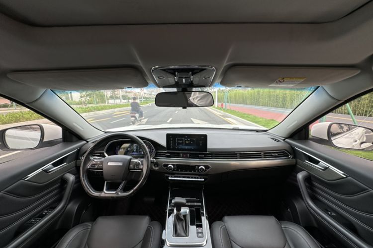 Used JETOUR X70S 2019 1.5T DCT Explore Edition 6 Seats Interior 3