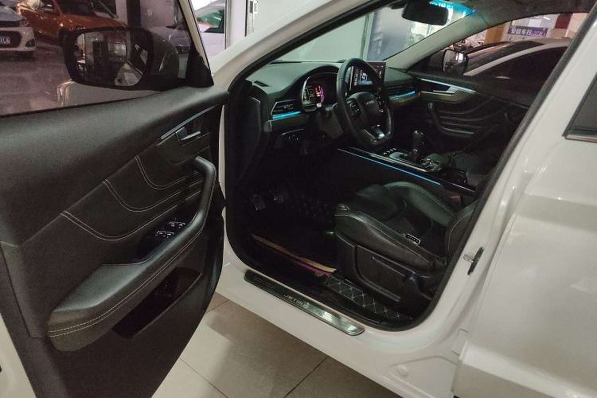 Used JETOUR X70S 2019 1.5T Manual Explore Edition China V Standard Interior 3