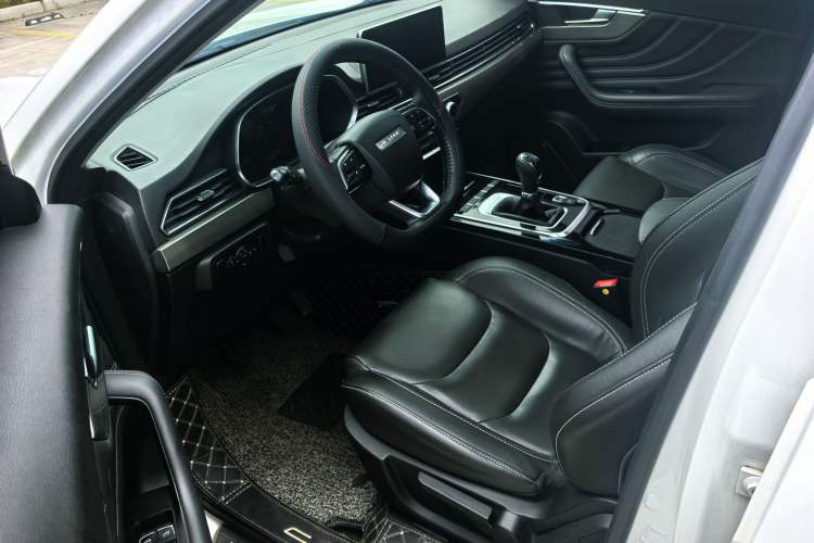 Used JETOUR X70S 2019 1.5T Manual Explore Edition China V Standard Interior 3
