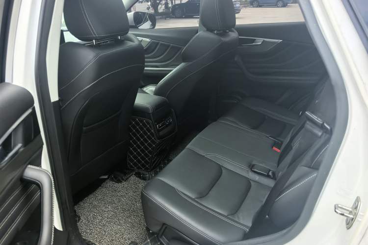 Used JETOUR X70S 2019 1.5T Manual Explore Edition China V Standard Interior 4