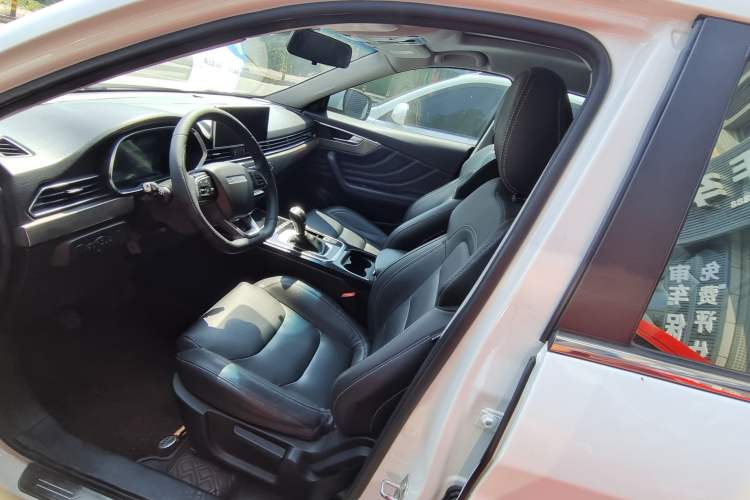 Used JETOUR X70S 2019 1.5T Manual Explore Edition China V Standard Interior 5