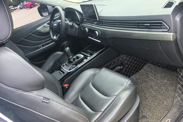 Used JETOUR X70S 2019 1.5T Manual Explore Edition China V Standard Interior 6