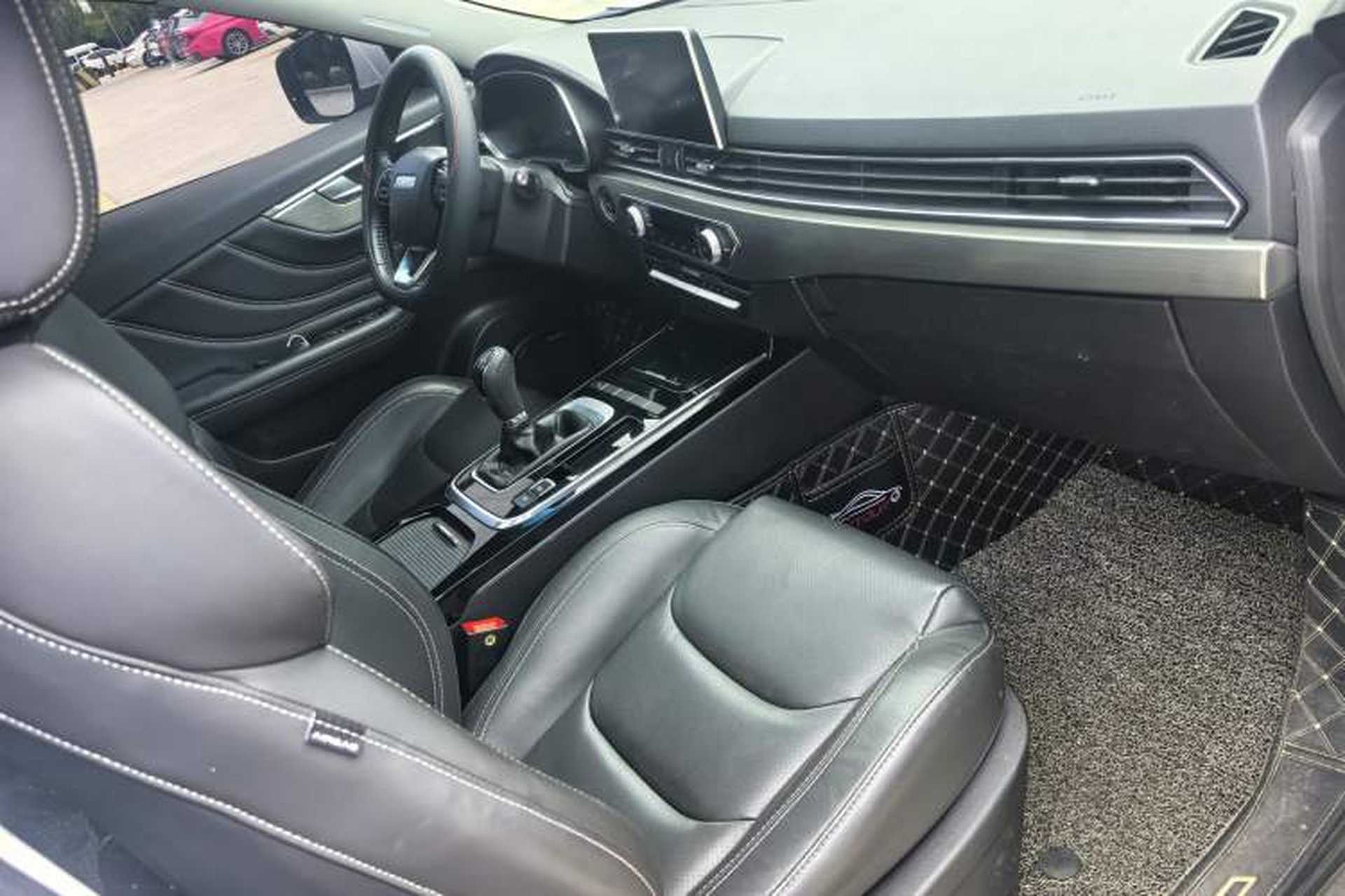 Used JETOUR X70S 2019 1.5T Manual Explore Edition China V Standard Interior 6