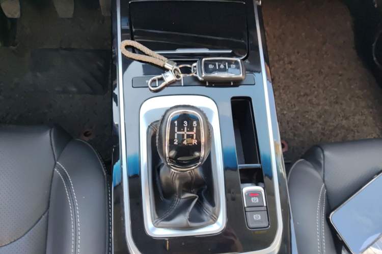 Used JETOUR X70S 2019 1.5T Manual Explore Edition China V Standard Interior 6