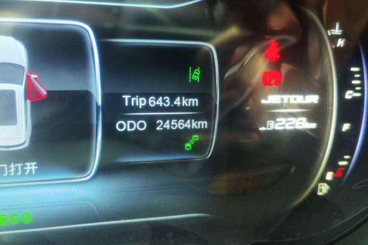 Used JETOUR X70S 2019 1.5T DCT Zongtu Edition 5 Seats Odometer Close Up