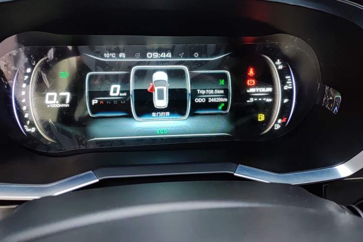 Used JETOUR X70S 2019 1.5T DCT Zongtu Edition 5 Seats Odometer Close Up