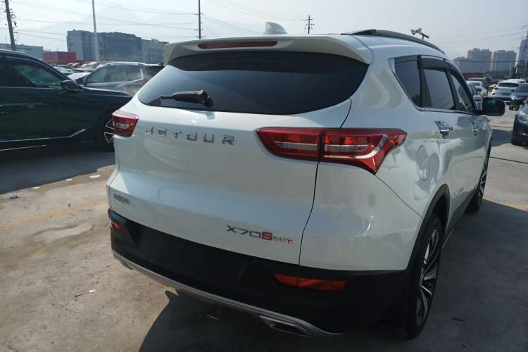 Used JETOUR X70S 2019 1.5T Automatic ZHENG TU Version China V Standard Rear Right 45 Deg