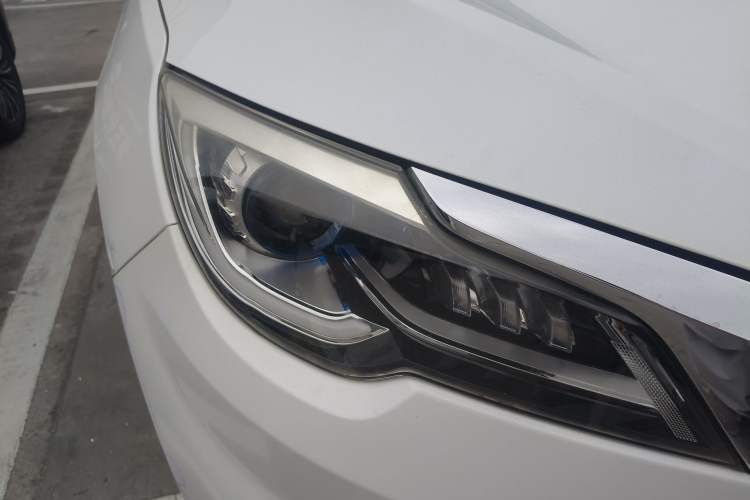 Used JETOUR X70S 2019 1.5T Manual Explore Edition China V Standard Right Front Headlight