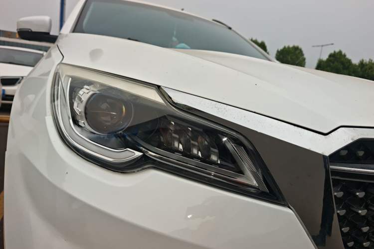 Used JETOUR X70S 2019 1.5T Manual Explore Edition China V Standard Right Front Headlight