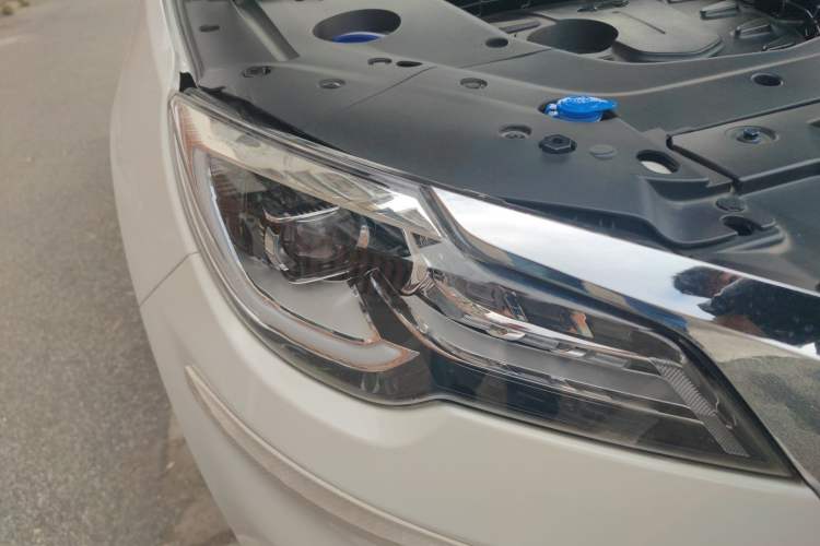 Used JETOUR X70S 2019 1.5T Automatic ZHENG TU Version China V Standard Right Front Headlight