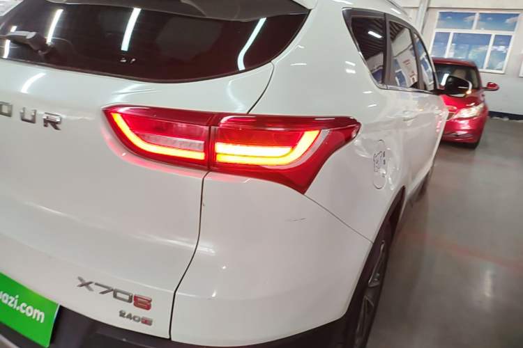 Used JETOUR X70S 2019 1.5T Manual Explore Edition China V Standard Right Rear Taillight