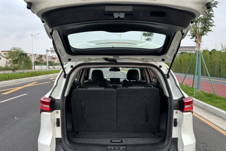 Used JETOUR X70S 2019 1.5T DCT Explore Edition 6 Seats Trunk