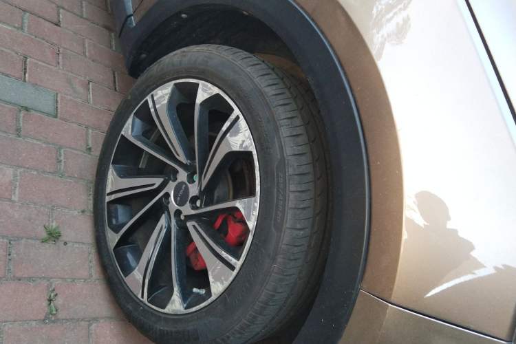 Used JETOUR X70S 2019 1.5T DCT Tundra Edition 5 Seats Right Front Wheel Hub