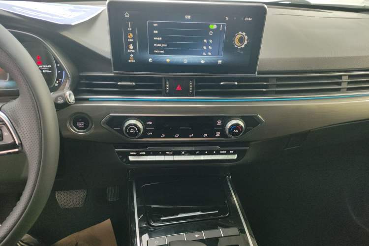Used JETOUR X70S 2020 1.5T DCT Dynamic Version 5 Seats Audio And AC Panel