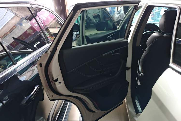Used JETOUR X70S 2020 1.5T DCT Xingchen Edition 5 Seats Left Rear Door Interior