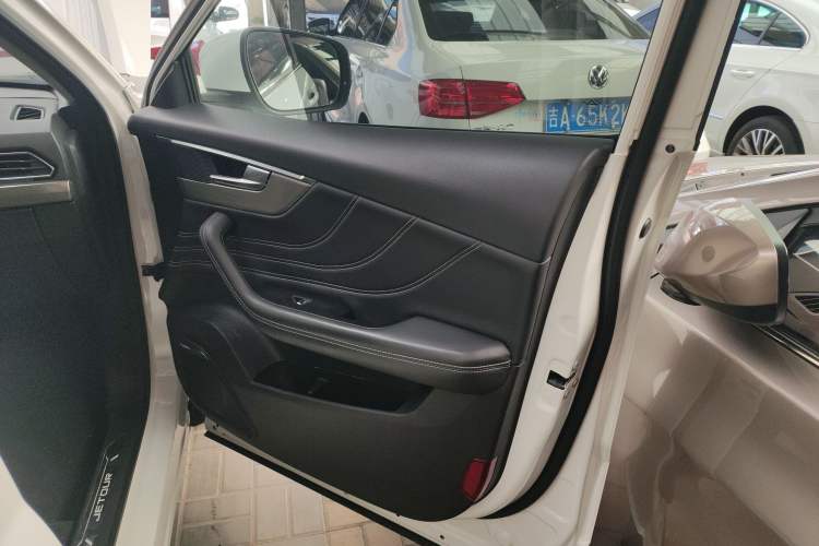 Used JETOUR X70S 2020 1.5T DCT Dynamic Version 5 Seats Right Front Door Interior