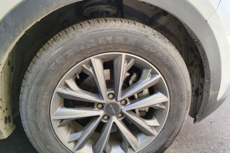 Used JETOUR X70S 2020 1.5T DCT Dynamic Version 5 Seats Right Front Wheel Hub