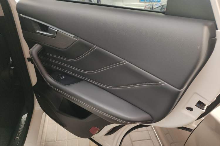 Used JETOUR X70S 2020 1.5T DCT Dynamic Version 5 Seats Right Rear Door Interior