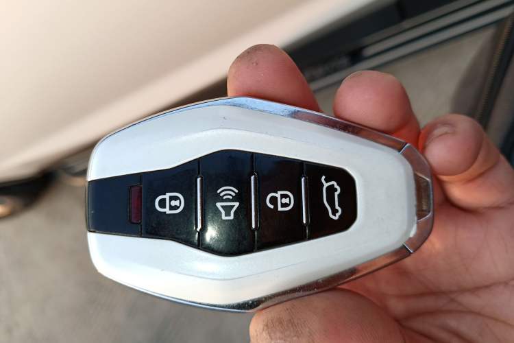 Used JETOUR X70S 2020 1.5T DCT Xingchen Edition 5 Seats Vehicle Key