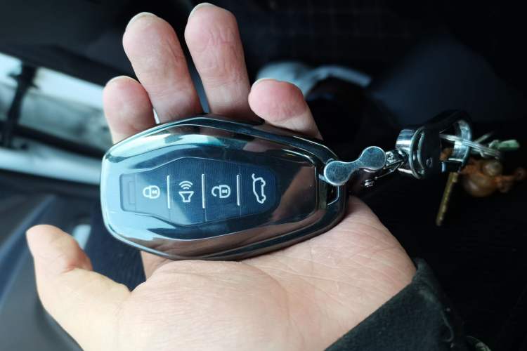 Used JETOUR X70S 2020 1.5T DCT Xingchen Edition 5 Seats Vehicle Key
