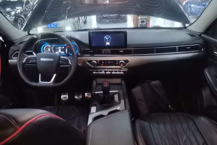 Used JETOUR X70S 2022 1.5T Manual Fanghua Edition 5 Seats Center Console