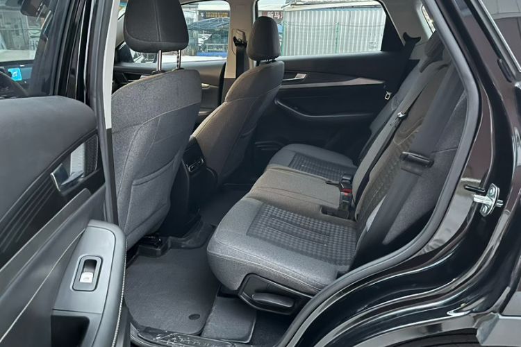 Used JETOUR X70S 2022 1.5T DCT Active Version 7-Seater Interior 4