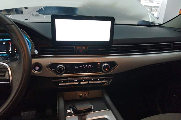 Used JETOUR X70S 2022 1.5T DCT Active Version 7-Seater Audio And AC Panel