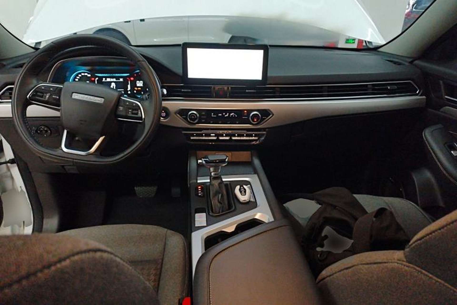 Used JETOUR X70S 2022 1.5T DCT Active Version 7-Seater Center Console