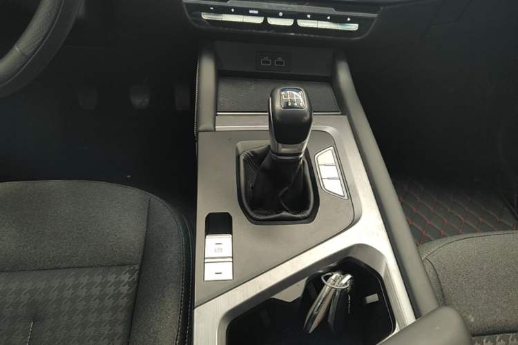 Used JETOUR X70S 2022 1.5T Manual Fanghua Edition 5 Seats Gear Lever