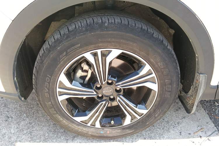 Used JETOUR X70S 2022 1.5T DCT Active Version 5 Seats Left Front Wheel Hub