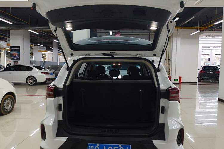 Used JETOUR X70S 2022 1.5T DCT Active Version 7-Seater Trunk