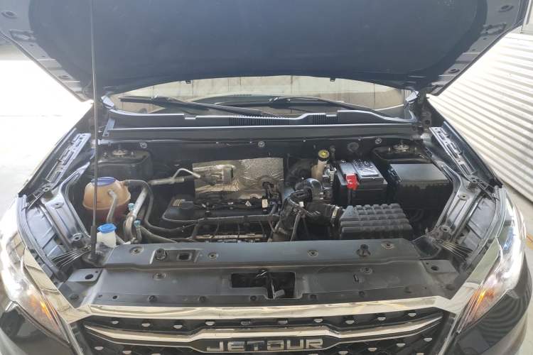 Used JETOUR X70S 2023 1.5T DCT Glory Edition 5-seater Engine Bay