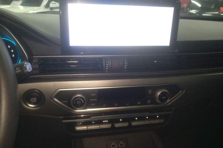 Used JETOUR X70S 2023 1.5T DCT Glory Edition 7-Seater Audio And AC Panel
