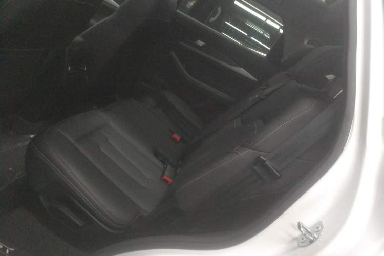 Used JETOUR X70S 2023 1.5T DCT Glory Edition 7-Seater Interior 4