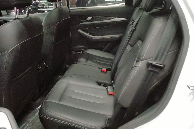 Used JETOUR X70S 2023 1.5T DCT Glory Edition 7-Seater Interior 4